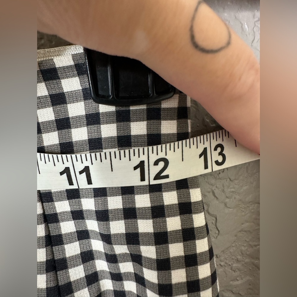 Amanda & Chelsea Pencil Skirt pull on XS - Picture 7 of 7
